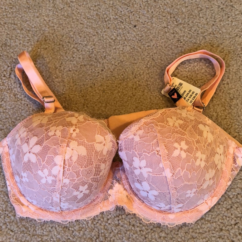 NWT Victoria’s Secret PINK bra!